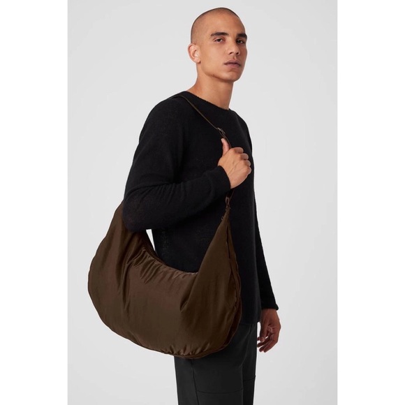 Alo Yoga Om The Go Gym Sling Bag Expresso - Picture 6 of 14